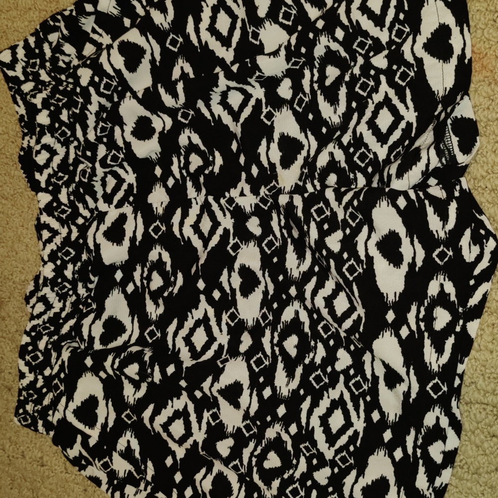 Girls Black/White Heart Design Shorts